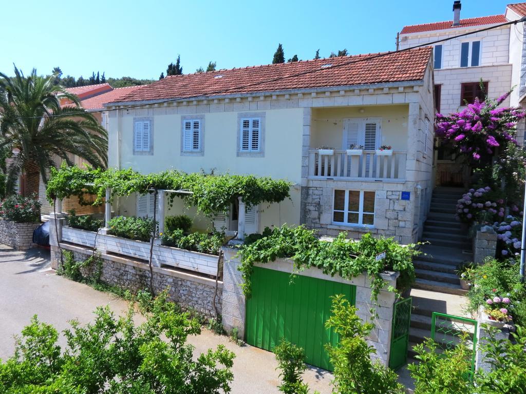 Apartments Lumbarda Exterior foto